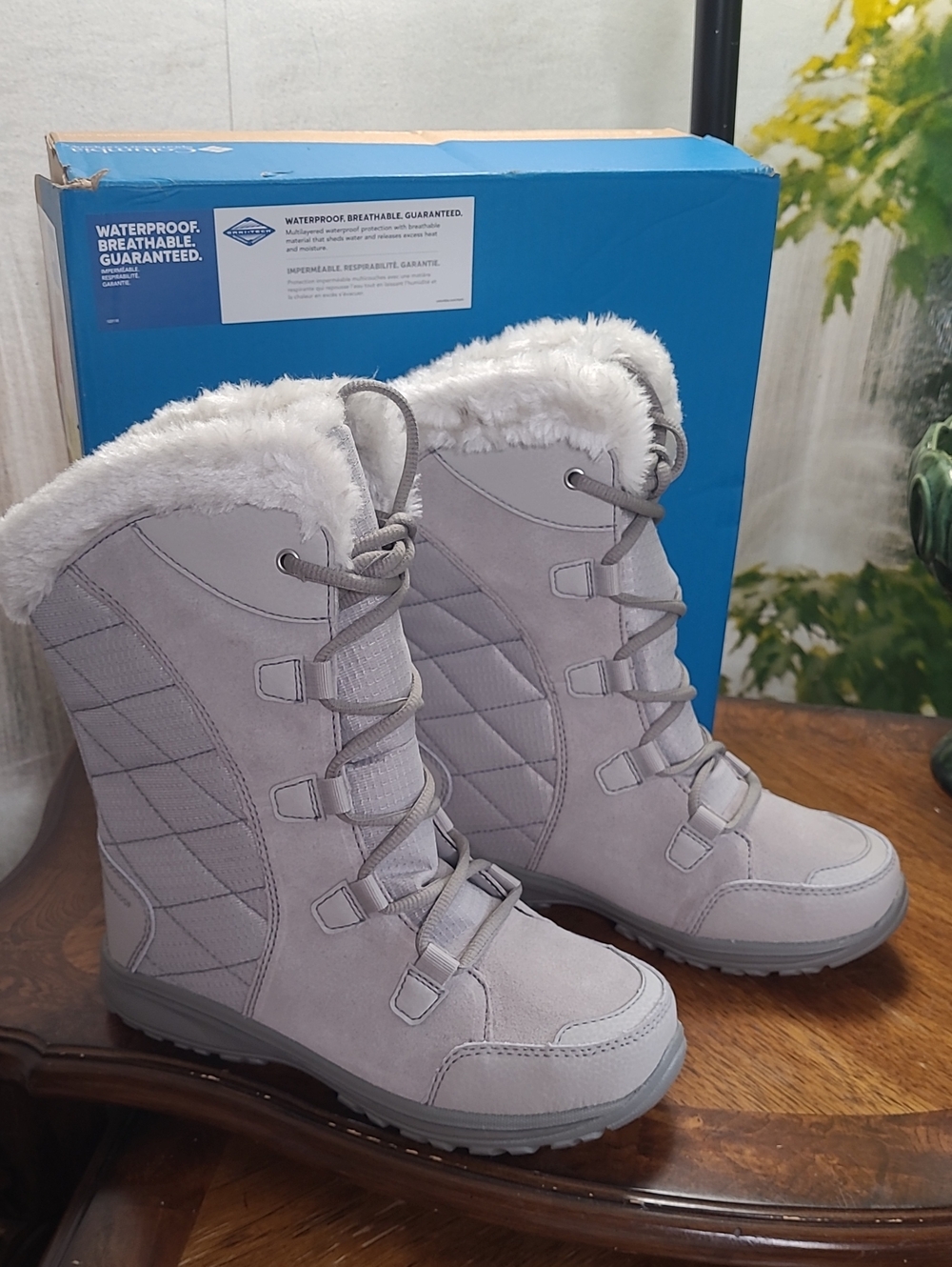 New in box! Columbia Ice Maiden Women 5.5 Wide Gray Waterproof Lace Up Boots